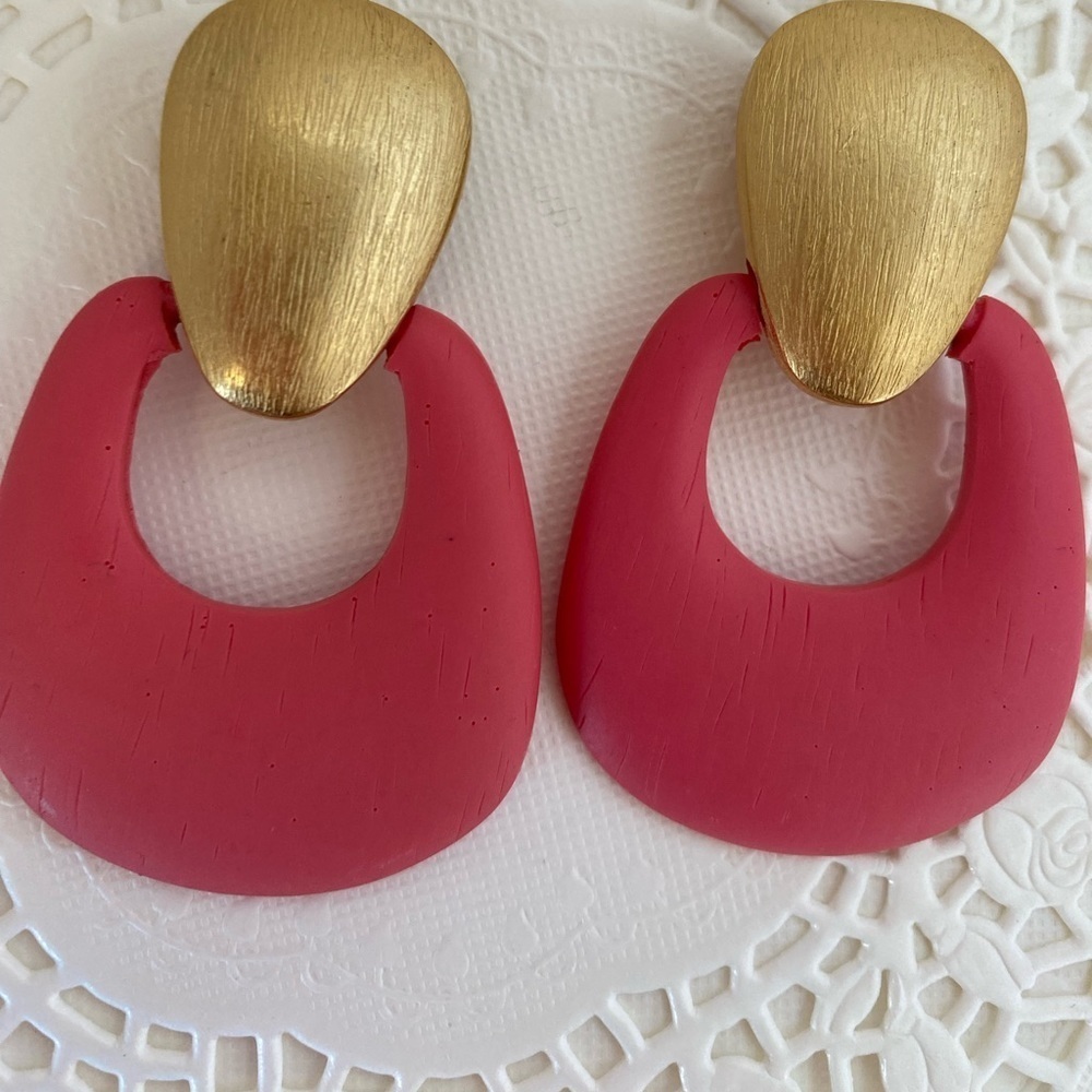 Vintage  F. O.  Inc.  Clip On Earrings. Pink/Gold Tone.